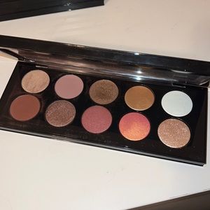 Pat McGrath eyeshadow palette